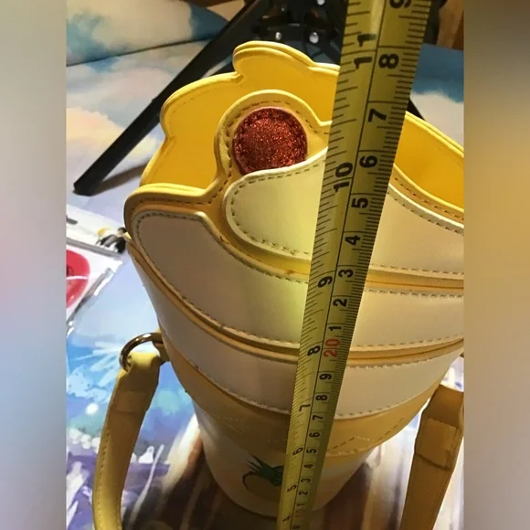 Cakeworthy dole whip purse limited release crossbody -preowned - Picture 3 of 10